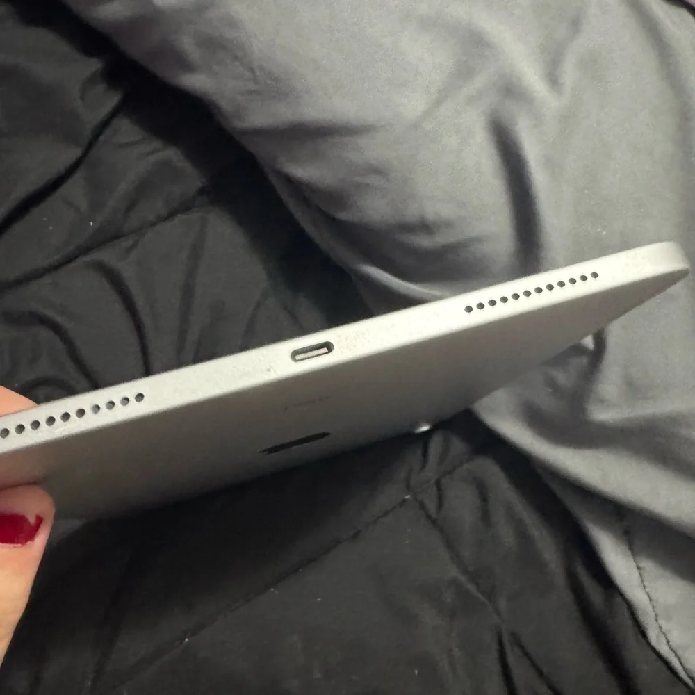 Apple Tablet - Sleek Silver Finish